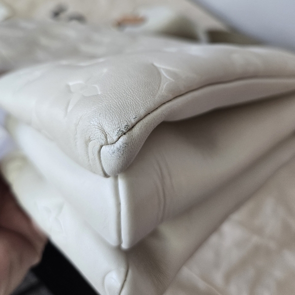 Louis Vuitton Coussin PM Cream - Picture 11 of 17